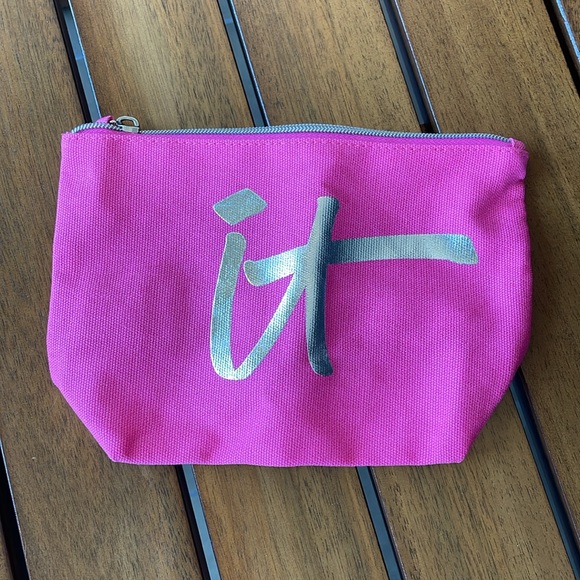 BRAND NEW it cosmetics Makeup/Cosmetic Bag - Picture 2 of 6
